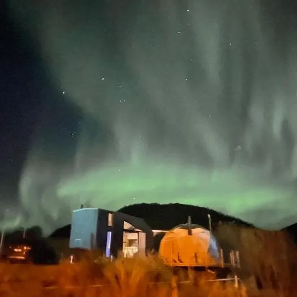 Storjord Farmstay Glamping, hotel in Indre Kårvik