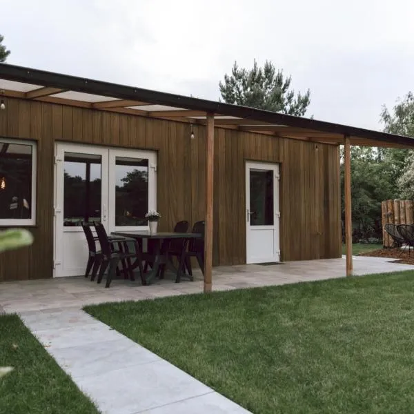 Imagine Tiny House 325 op Camping GT te Balen, hotel v destinaci Balen