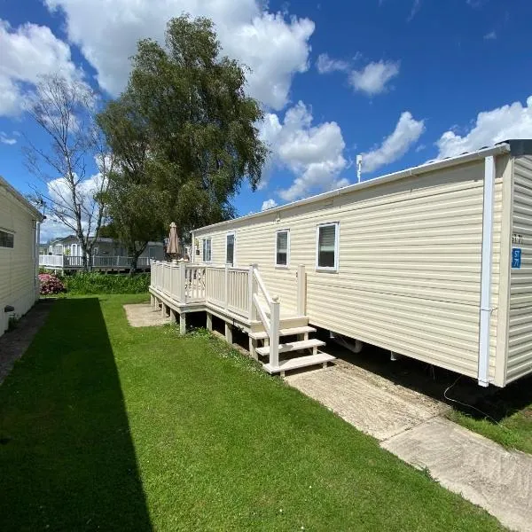 Summer Breeze-Hoburne Cotswolds, hotel v destinaci South Cerney