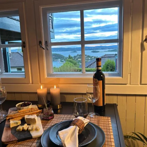 Guesthouse with sea view in Ekeberg-10 min by tram to Oslo S, hotell sihtkohas Kolbotn