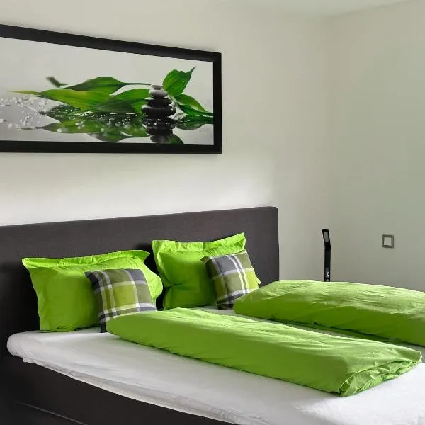 Gästehotel Lucendi Premium Lounge: Hohenleimbach şehrinde bir otel