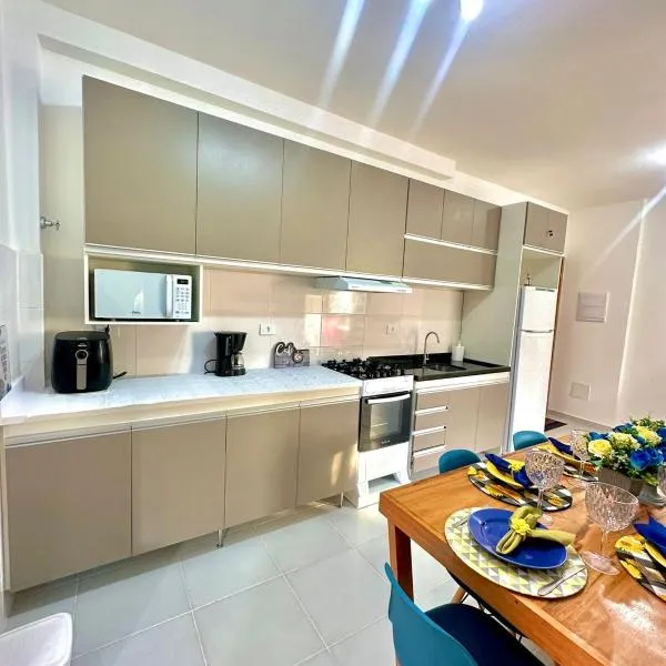 Apto TOP em Ubatuba! Novo, todo equipado e 330m da praia, hotel a Ubatuba