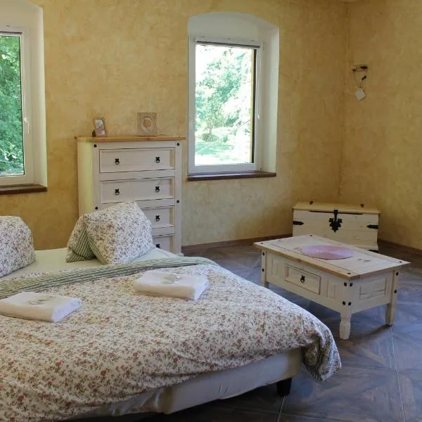 Hrad Vildstejn, hotel ve Skalné