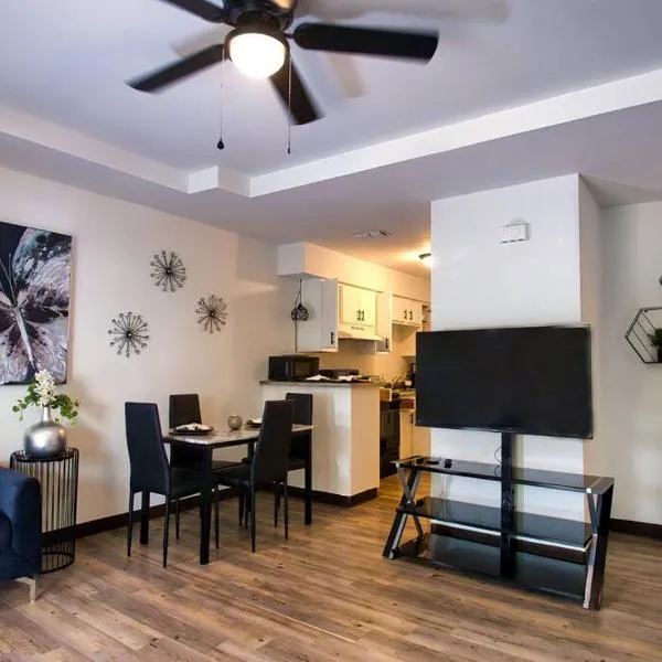 Chic & Cozy 2 bedroom - 1 bathroom - RATED BEST, hotel v destinaci Eagle Pass