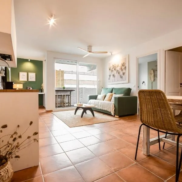 K-NAT by Nuka Homes, hotel in Platja de l'Arenal
