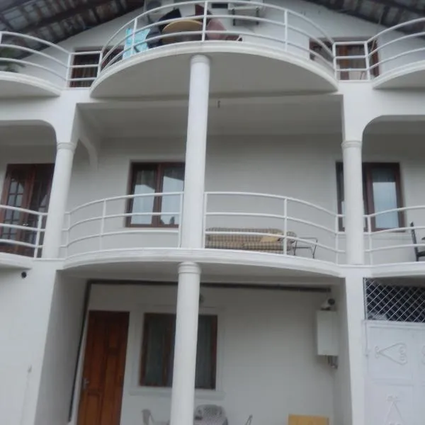 Merabi Guest House, hotel din Makhinjauri