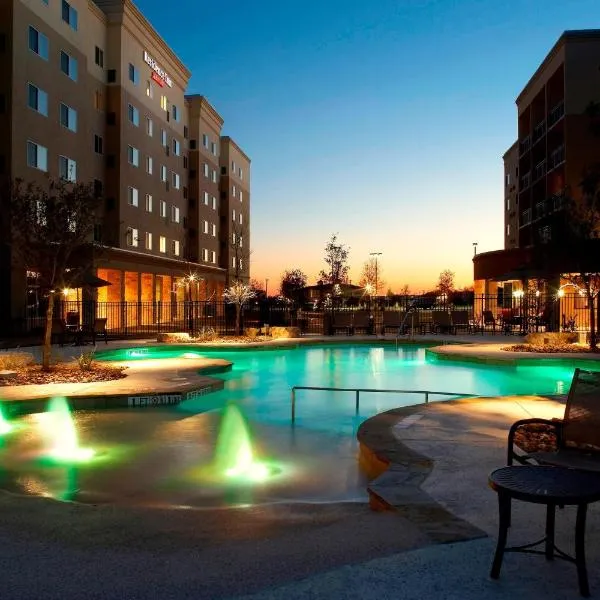 Residence Inn by Marriott San Antonio Six Flags at The RIM, hotel en Beckmann