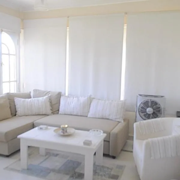 Spacious Beach Vacation House, hotel v destinaci El Alamein