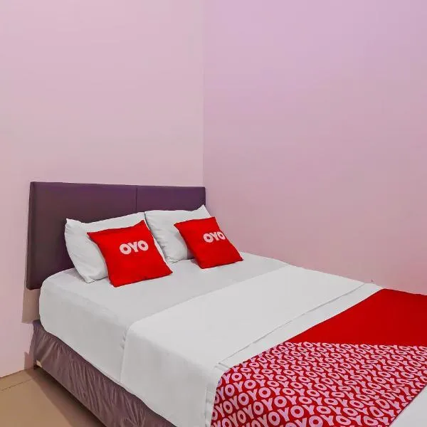 Super OYO 92664 Cemara Koja Residence Syariah، فندق في Pulokendal