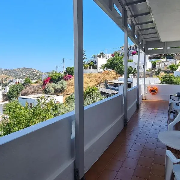 Μονοκατοικία με θέα τη Χώρα, hotel in Skiros