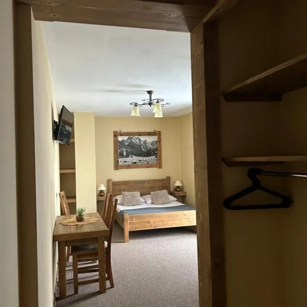 u Lucyny w Białce Tatrzańskiej- jacuzzi i sauna w ogrodzie, skibus pod domem, hotel a Białka