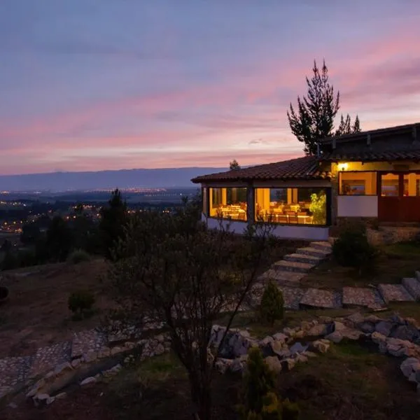 Tuki Llajta - Pueblo bonito Lodge, hôtel à Concepción