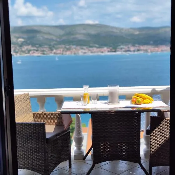 Apartmani Roko, hotel v destinaci Okrug Donji