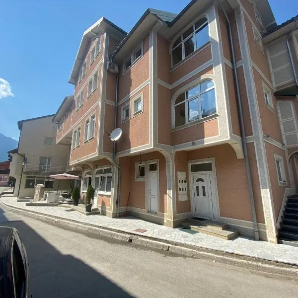 플라브에 위치한 호텔 Apartmani Ambiente