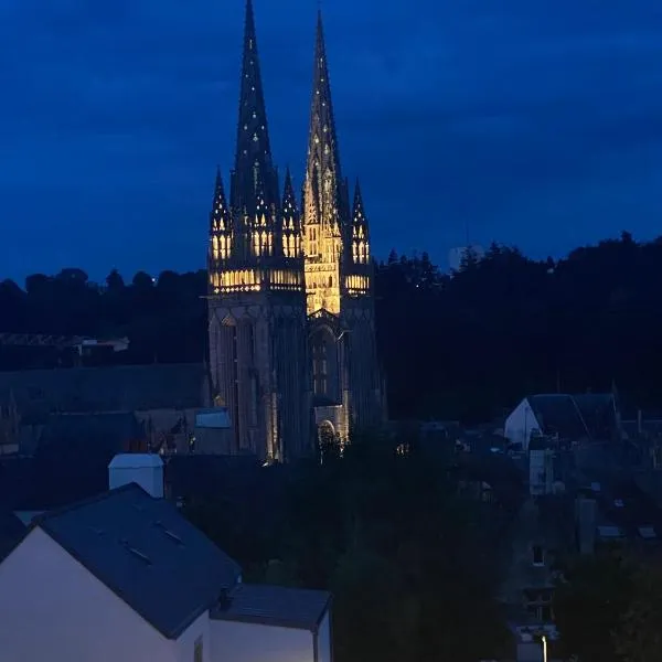 Le duplex Saint-Corentin - Hyper Centre - Parking Privé, hôtel à Quimper