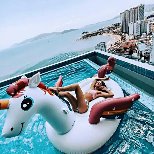 Beachfront Scenia Bay apartment Nha Trang、ニャチャンのホテル