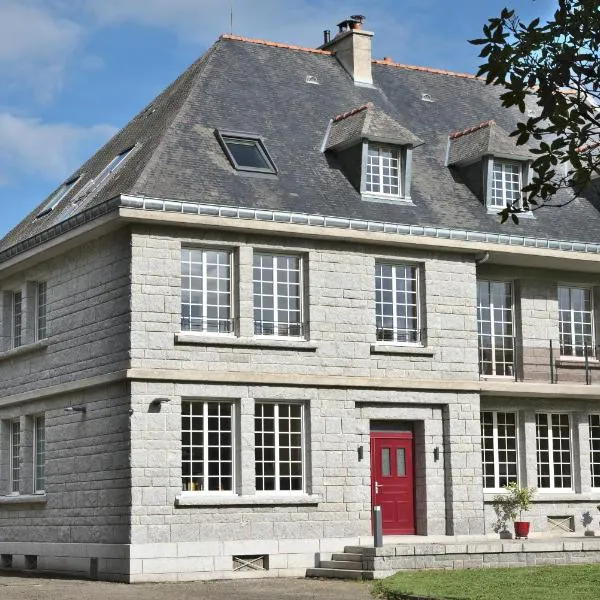 Manoir de Kerguestenen, hotel v destinaci Gestel