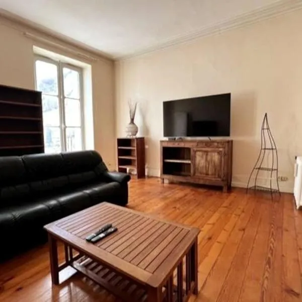 Appartement en coeur de village, hotelli kohteessa Bourg-sur-Gironde