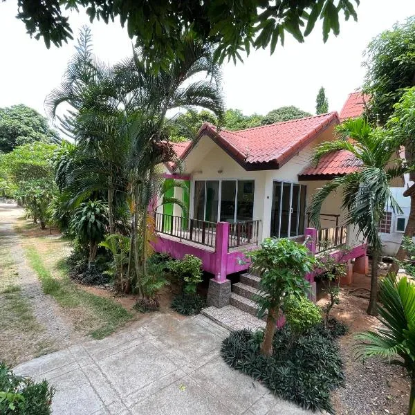 Mae Somboon House, hotel v Lamai Beach