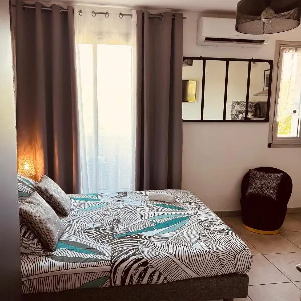 LE MONICA – hotel w mieście Narbona