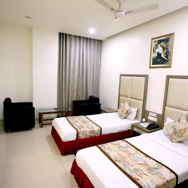 HOTEL BLUE PEARL, hotel in Bhopal