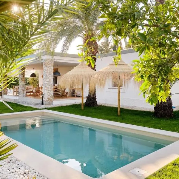 Preciosa casa con piscina y jardín privado, a 2h de Madrid en tren, hotel en Elche