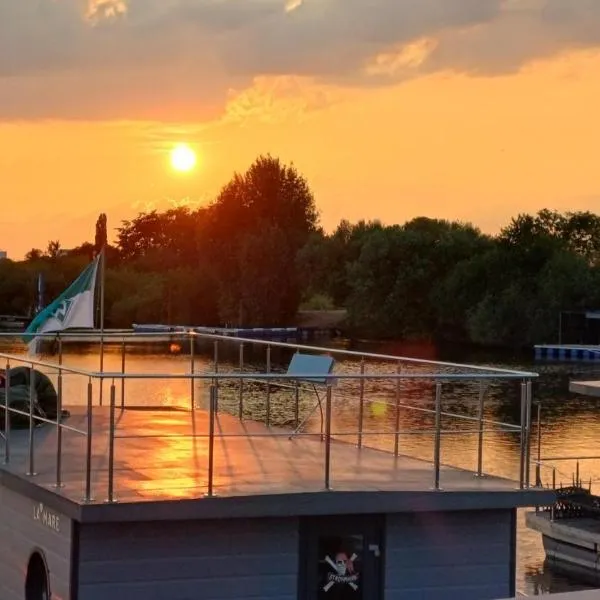 Hausboot La Mare Sonja, hotel in Weyhe