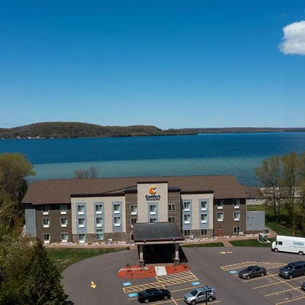 Comfort Inn & Suites Munising-Lakefront, hotel in Munising