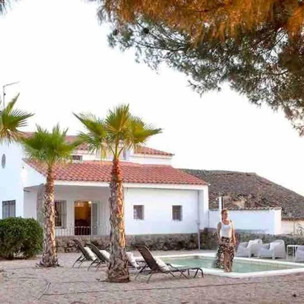 Casa de campo en la falda de la Sierra de Gredos, hotel en Mejorada