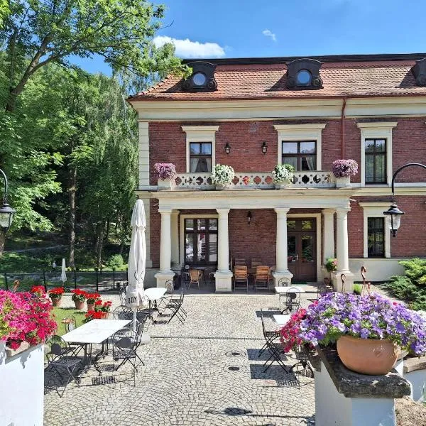 Hotel Charlotta, hotel in Zagórze Śląskie