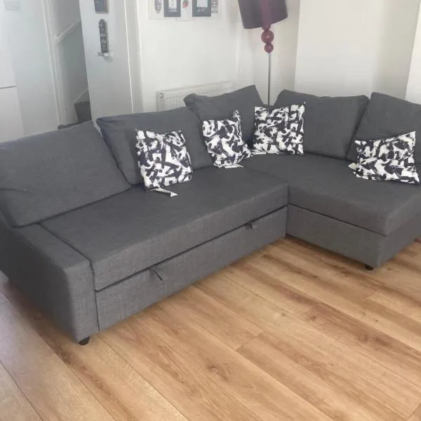 3 Bed town house Near Ryde Sea Front @ One Church Lane, hotel v destinaci Ryde