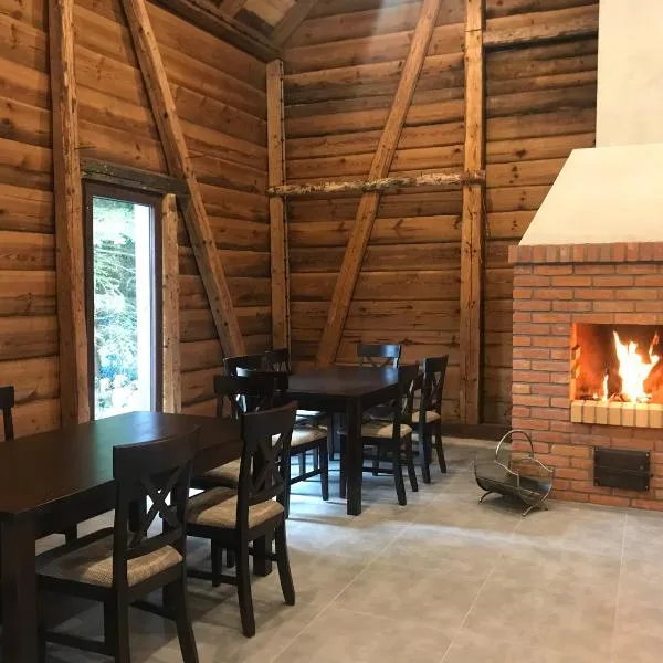 Mazurska Zagroda - Żabi Rechot - dom - stodoła - jacuzi, hotel v destinaci Worliny