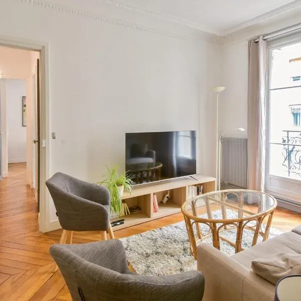 Elegant Parisian flat with balcony - Welkeys