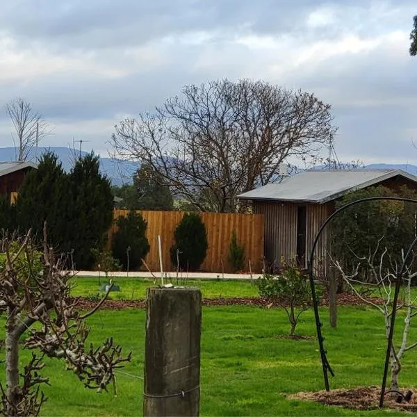 Little Sherwood Drouin Petting Zoo & Cottages, hotel v destinaci Drouin West