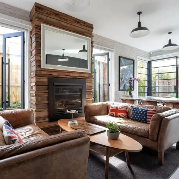 The Kings Domain at The House of Windsor by Ready Set Stay - Ground Level, hotel in Melbourne