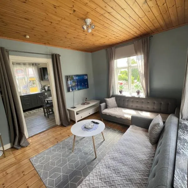 1 bedroom apartment, whole flat, hôtel à Arvika