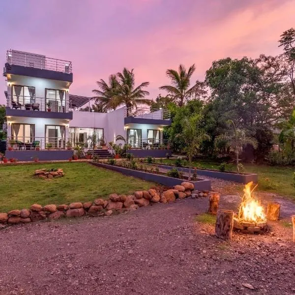 SaffronStays Lakeview Nivara - Farm Stay Villa with Private Pool near Pune, hotel in Ādoli