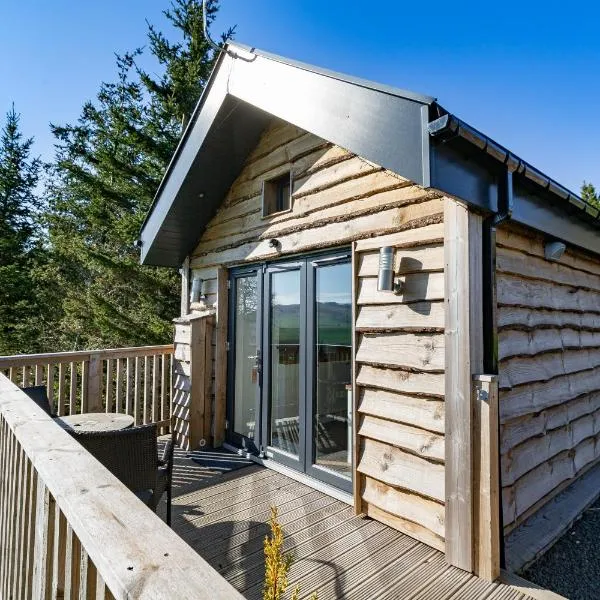 Hedgehog Lodge with Hot Tub, hotel v destinaci Cupar