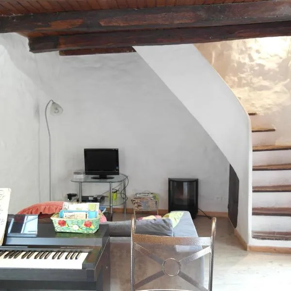 Maison dans Village médiéval – hotel w mieście Olargues