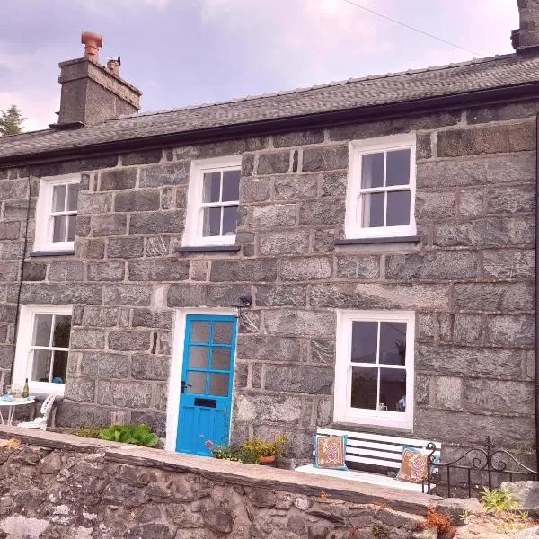 Stylish home from home with great views, hotel di Harlech