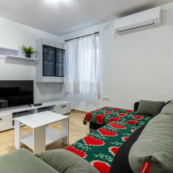 Apartman Robert Cres, ξενοδοχείο σε Cres