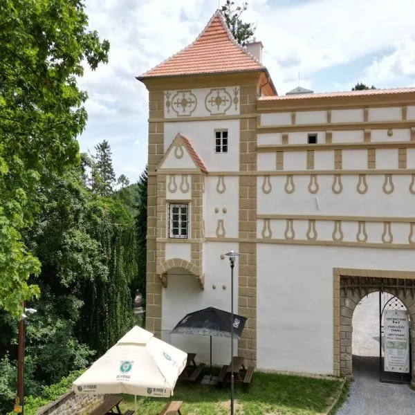 Zámek Castle Račice - Předzámčí Forecastle, hotell i Račice