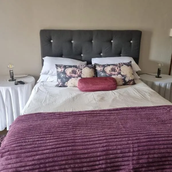 Guesthouse 71 Guest Room, hotel in Boksburg