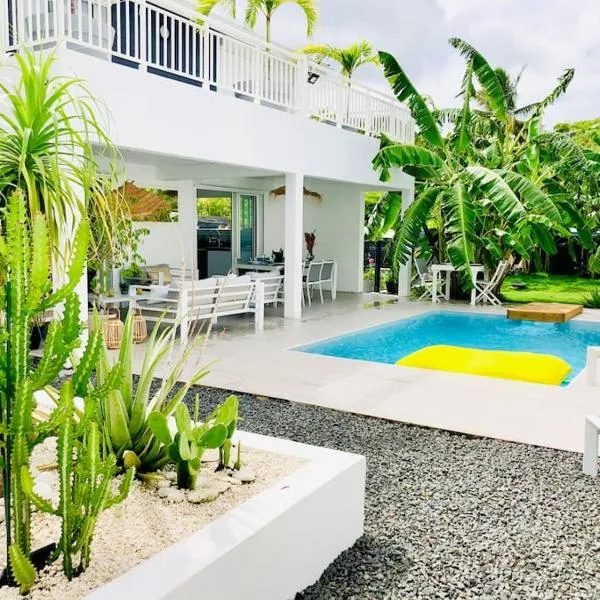 Villa à 100 m à pied de la plage, hotel v destinaci Sainte-Anne
