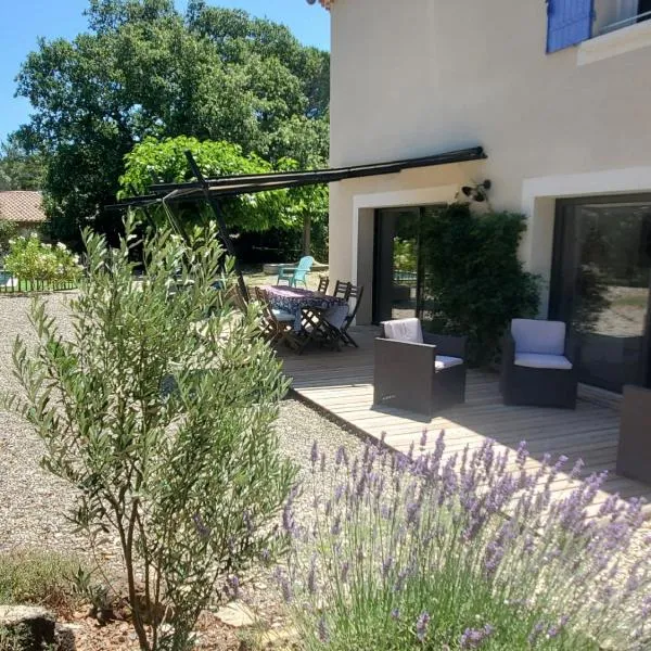 "Au Jas" Agréable logement en Drôme provençale, hotel v destinácii Montségur-sur-Lauzon