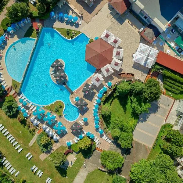 Augusta SPA Hotel, hotel v destinaci Chisarja