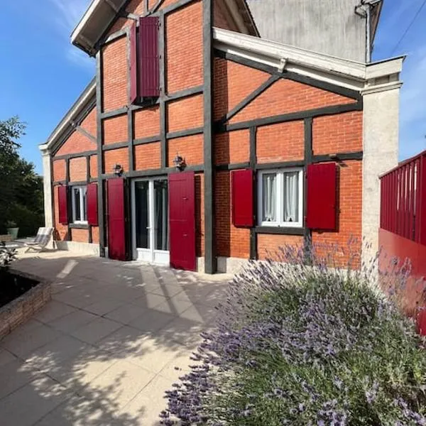 La Petite Angérienne, hotel in Saint-Jean-dʼAngély