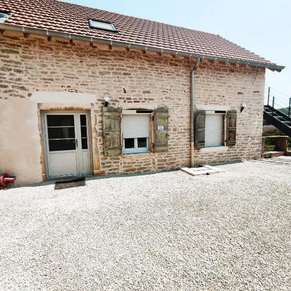 Gte du Moulin Brochat 3 with jacuzzi area, hotel v destinaci Saint-Jean-de-Vaux