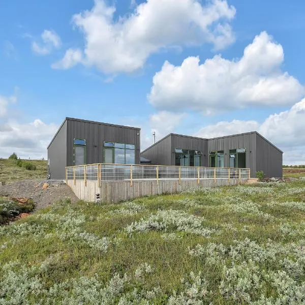 4bed 4bath Sauna & Hot tub, hotel in Reykholt