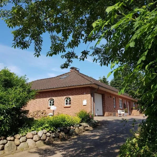 Nordsee Ferienwohnung im Künstlerhaus bei Husum - keine Monteure Arbeiter、Oldersbekのホテル